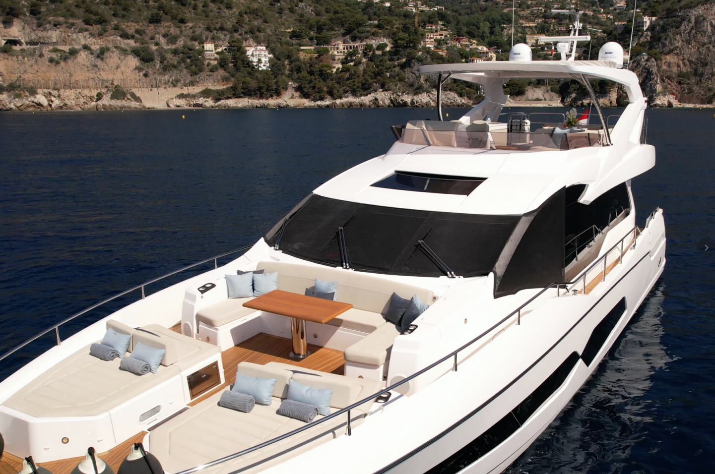 Interior and exterior supplies for yachts &amp; villas supplies