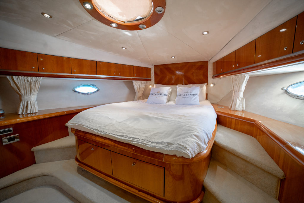 Bed linen yacht supplies